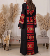 Black Elegant Abaya Embroidered On The Front And Back