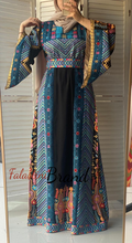 Very Elegant Wide Sleeves Black and Blue Embroidered Thob with Malak and Golden Details and Head Scarf